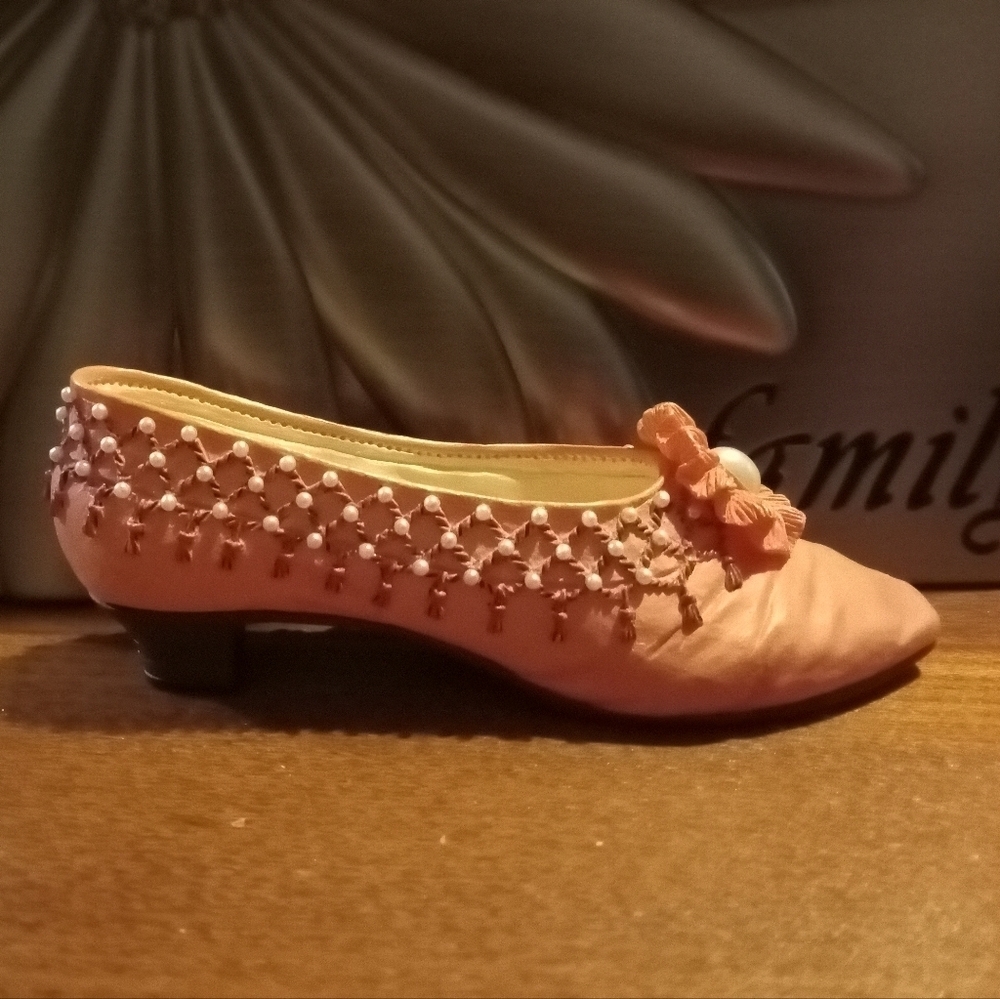 Just The Right Shoe Tassels 25090 Raine Willitts Designs Mini Collector Piece